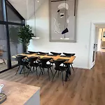 Laekkert Med Udsigt Over Limfjorden *