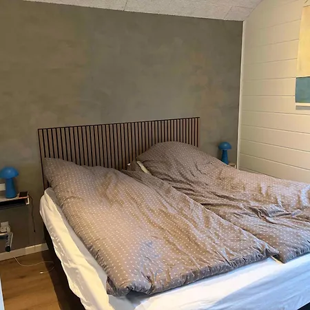 Laekkert Med Udsigt Over Limfjorden *