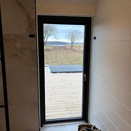 Laekkert Med Udsigt Over Limfjorden Roslev