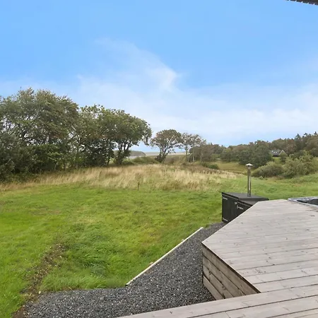 Ved Astrup Vig Med Fjordudsigt