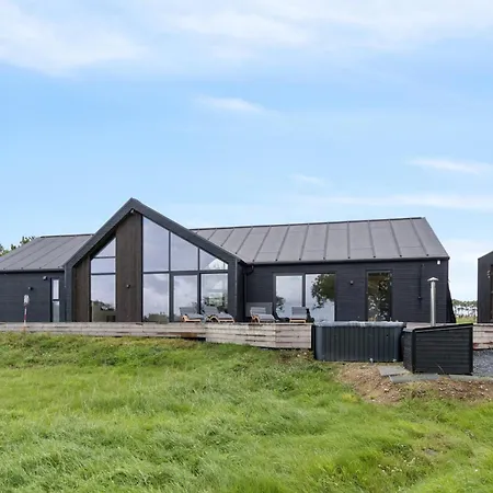 Ved Astrup Vig Med Fjordudsigt * Roslev